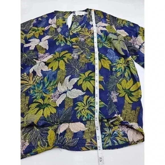 Lost + Wander Women's Size M Blue Flowered Blouse - Picture 6 of 7